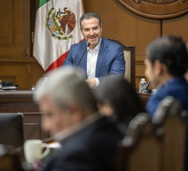 Adrián de la Garza llama a la unidad para impulsar el futuro de Nuevo León