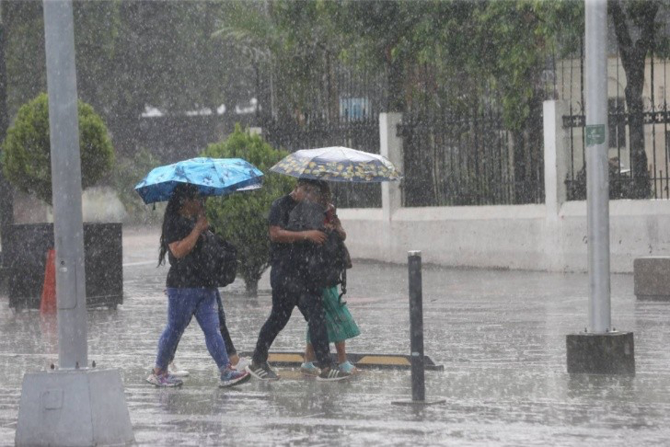 Onda tropical 2 trae lluvias intensas a México: estos son los estados más afectados