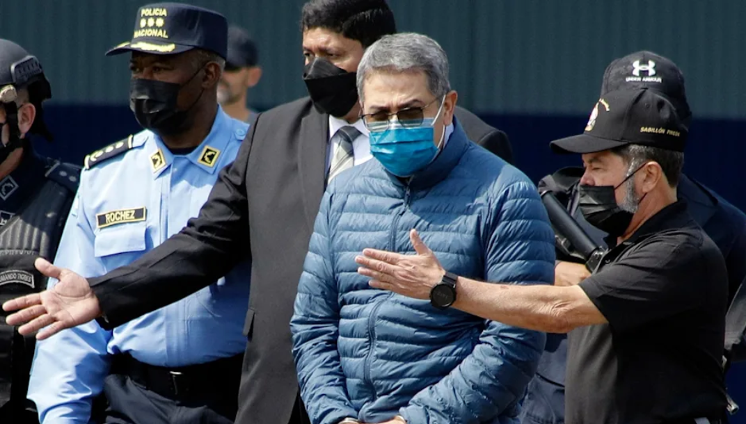 Trump indulta a Juan Orlando Hernández: el expresidente hondureño queda en libertad en EE.UU.