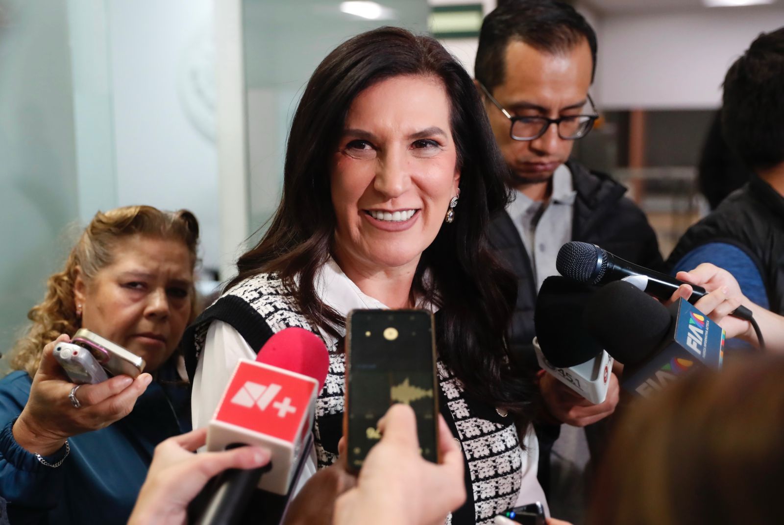 Kenia López Rabadán convoca a Congreso General y conmemoración de la Constitución