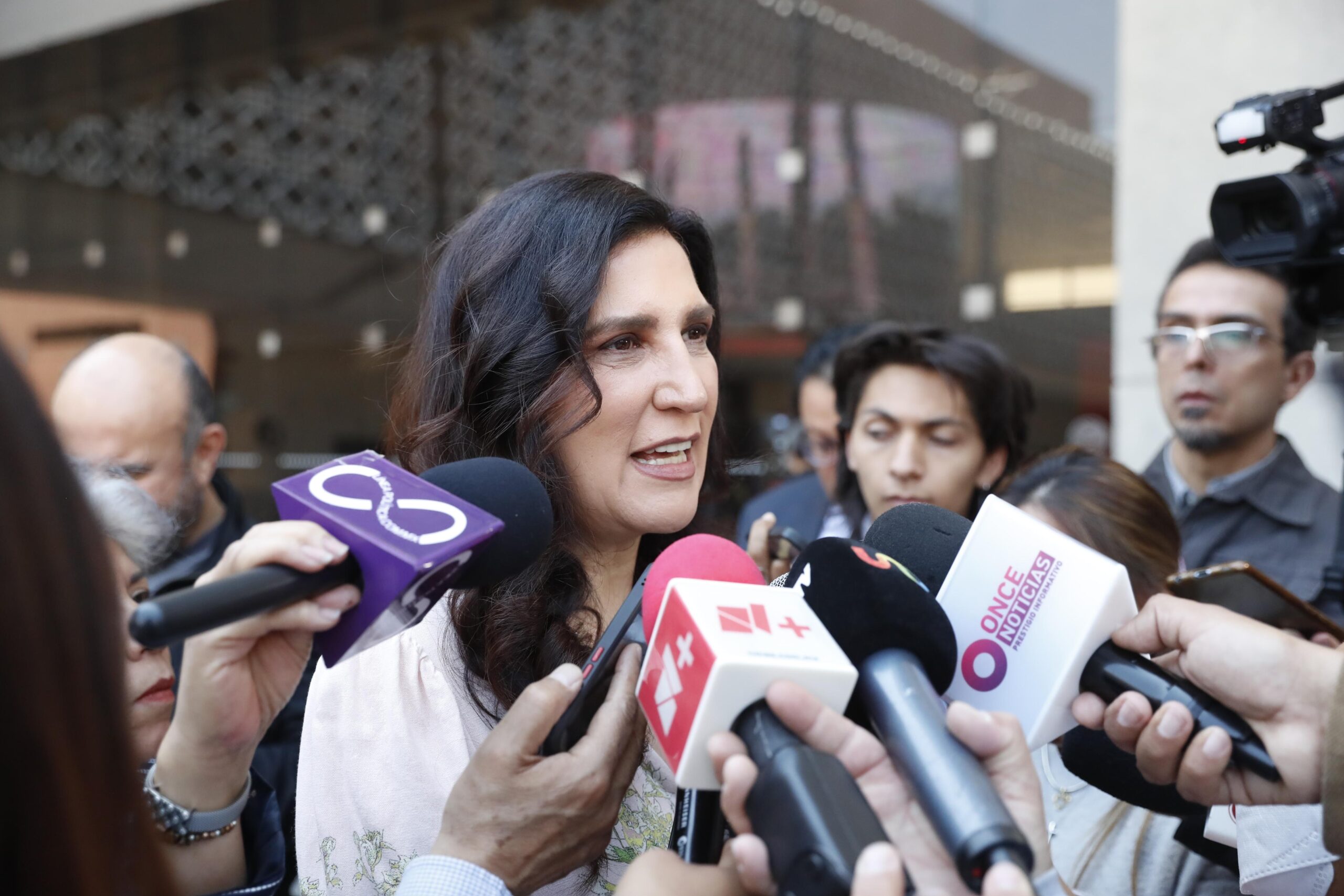 López Rabadán defiende a Campos y acusa persecución judicial en México