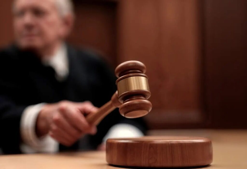 Exigen pago de pensiones a 200 jueces tras reforma judicial en México